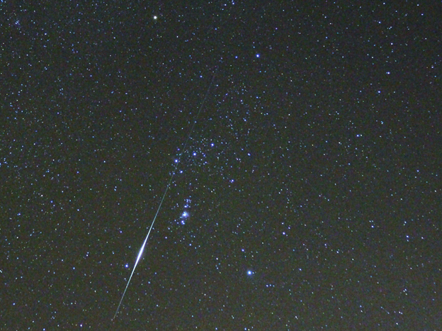 Orionid Meteor as seen from York Beach, Maine. Credit: Merle L. 